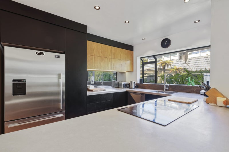 2 Holmcroft Court, Cracroft, Christchurch - Carousel 2