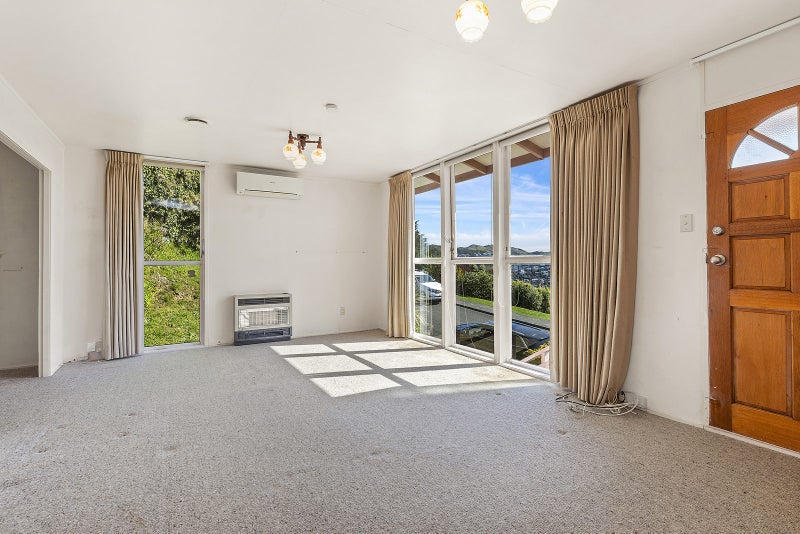 46 Chapman Street, Newlands, Wellington - Carousel 2