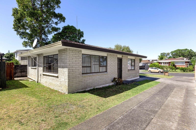 1/3 Manuka Street, Orewa, Orewa - Carousel 1