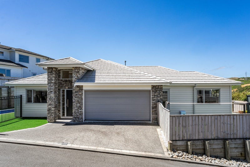 24 Foxham Terrace, Churton Park, Wellington - Carousel 1