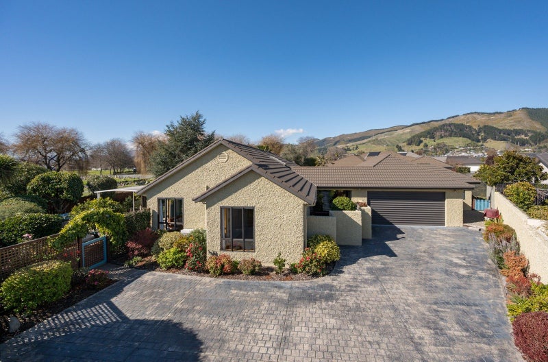 63 Otia Drive, Richmond, Richmond - Carousel 1