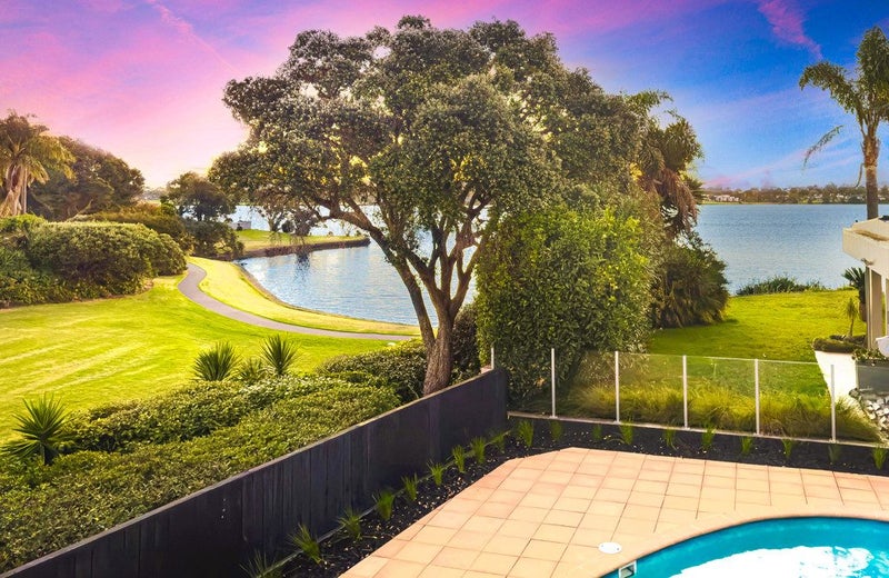 1/16 Oleander Point, Farm Cove, Auckland - Carousel 2