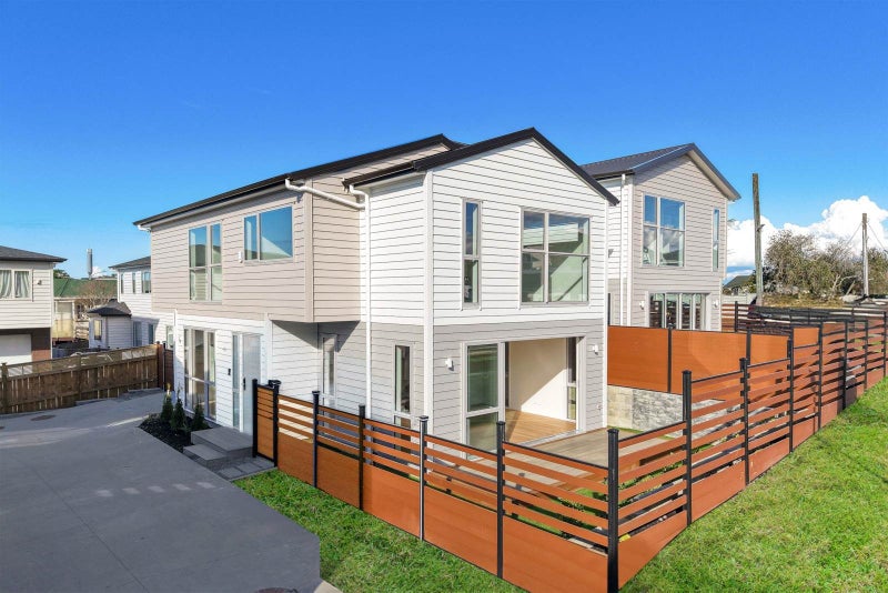 1B Clematis Avenue, Murrays Bay, Auckland - Carousel 1