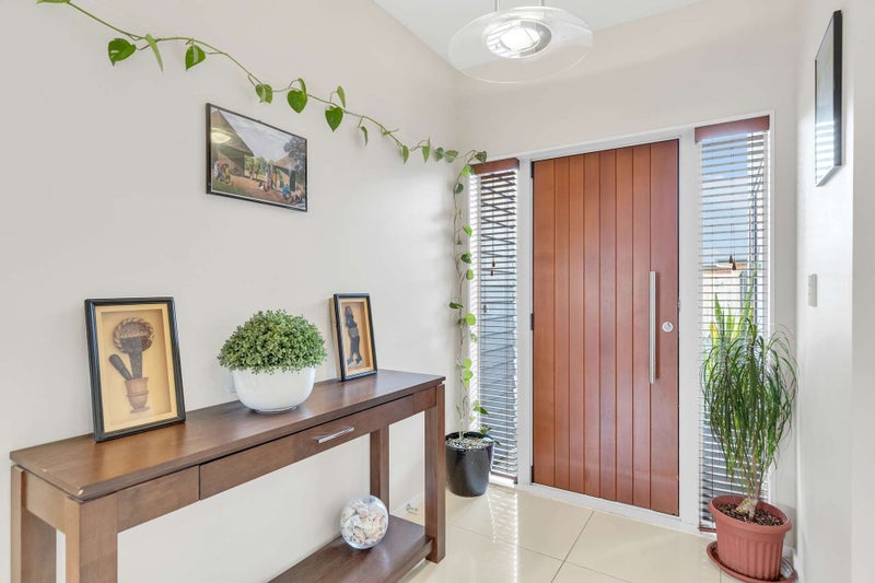 5 Chestnut Close, Kelvin Grove, Palmerston North - Carousel 2
