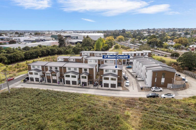 17 Bloom Crescent, Sunnyvale, Waitakere City, Auckland - Carousel 17