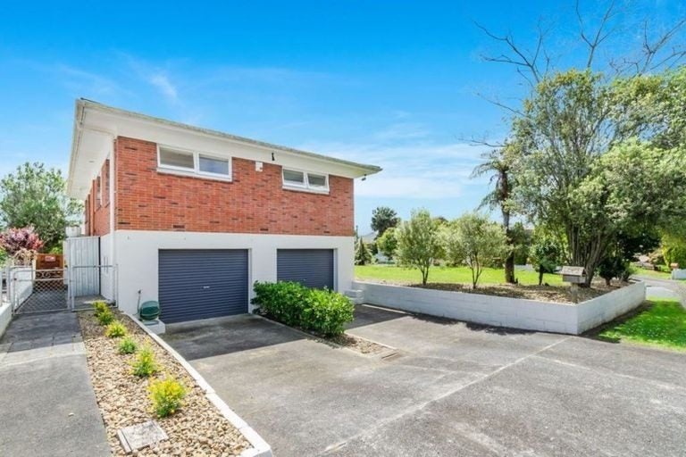 8 Halberg Street, Papakura, Papakura - Carousel 13