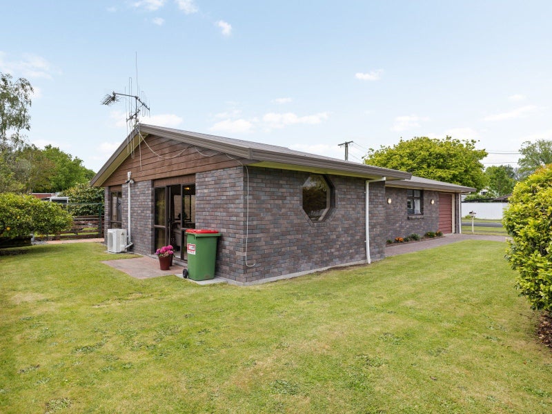 21 Bains Avenue, Hamilton East, Hamilton - Carousel 3