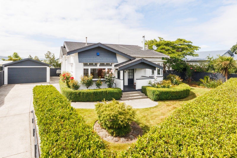 6 Rosalie Terrace, Kelvin Grove, Palmerston North - Carousel 1