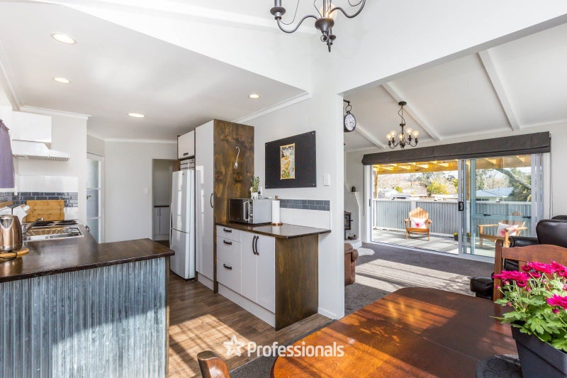 90 Norana Road, Timberlea, Upper Hutt - Carousel 2