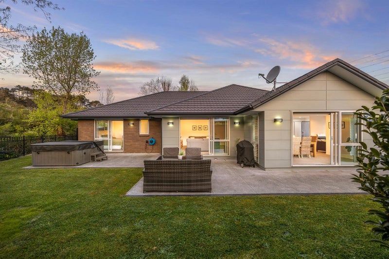 36 Crabb Fields Lane, Riverhead, Riverhead - Carousel 2
