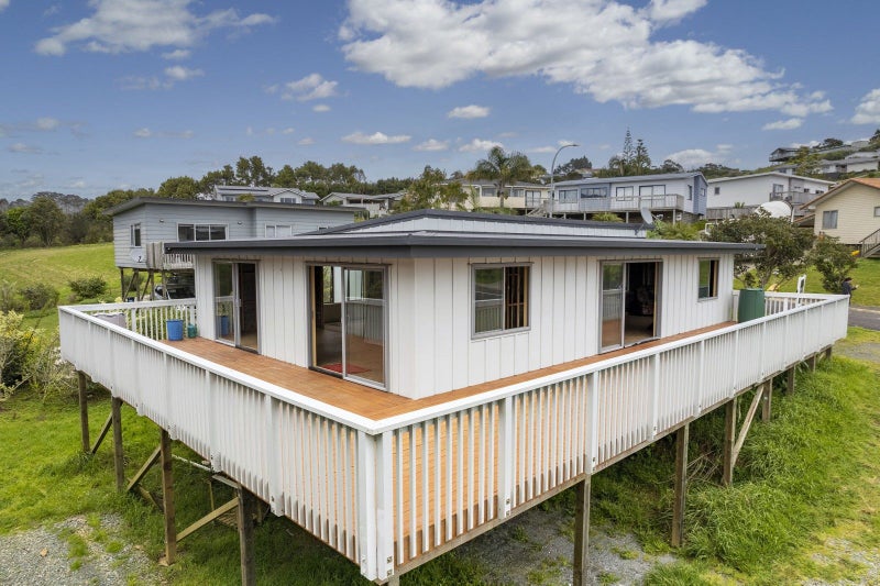 4 Magnolia Drive, Cable Bay, Cable Bay - Carousel 1