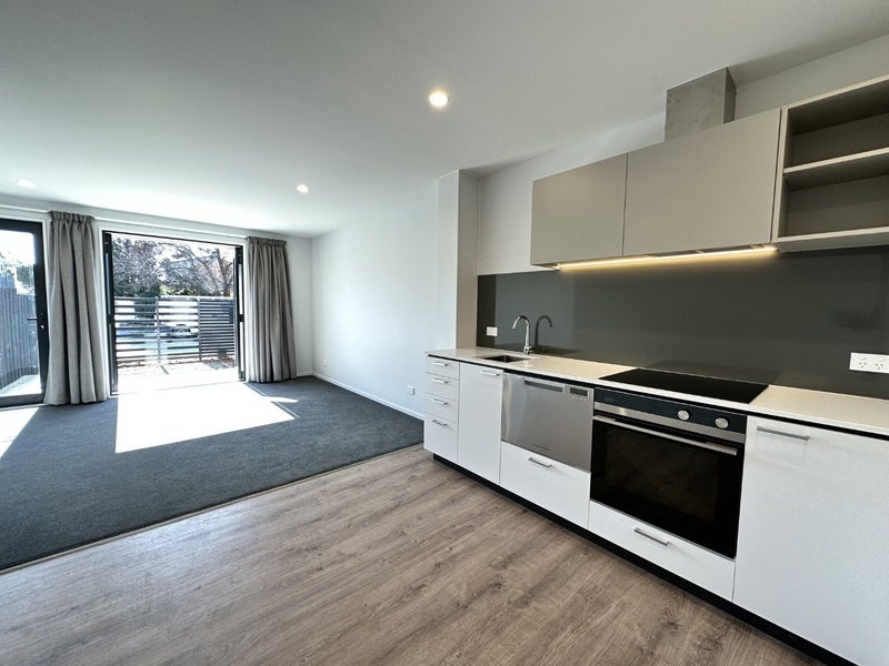 3/32 Frederick Street, Waltham, Christchurch - Carousel 2