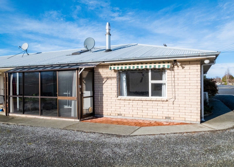 4/4 School Road, Fairlie - Carousel 1