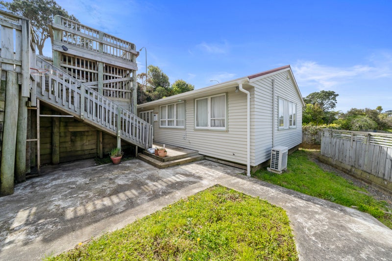 43 Stewart Drive, Newlands, Wellington - Carousel 1