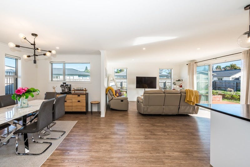 7 Kikorangi Way, Paraparaumu, Paraparaumu - Carousel 1