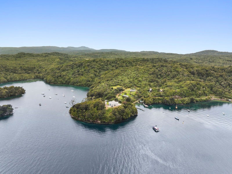 53 Thule Road, Halfmoon Bay / Oban, Stewart Island - Carousel 2