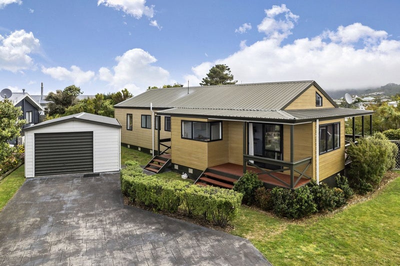 8 Peter Button Place, Johnsonville, Wellington - Carousel 1