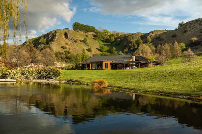 108 Hogans Gully Road, Queenstown - Carousel 1