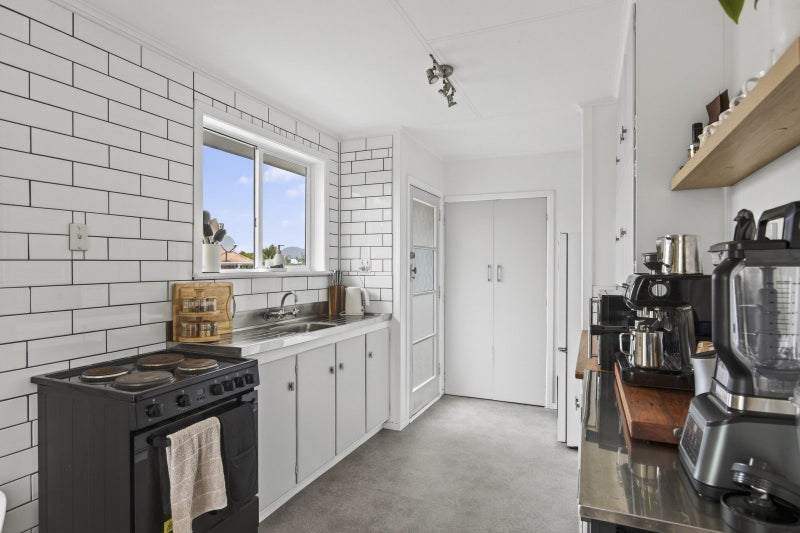 60 Rosendale Avenue, Spotswood, New Plymouth - Carousel 2