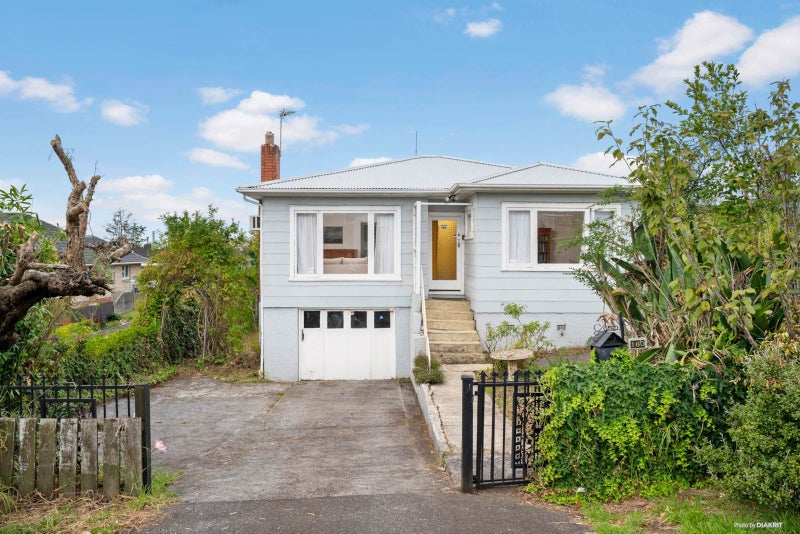 Property Valuation for 160 Barrack Road, Mount Wellington, Auckland