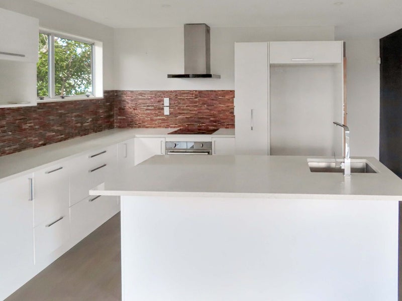 42 Outram Grove, Kelson, Lower Hutt - Carousel 2