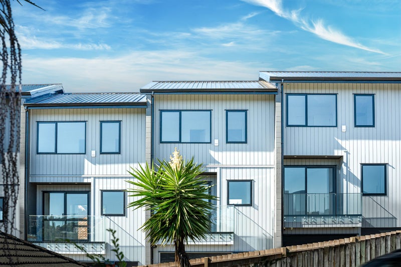 2/21 Valonia Street, New Windsor, Auckland - Carousel 1