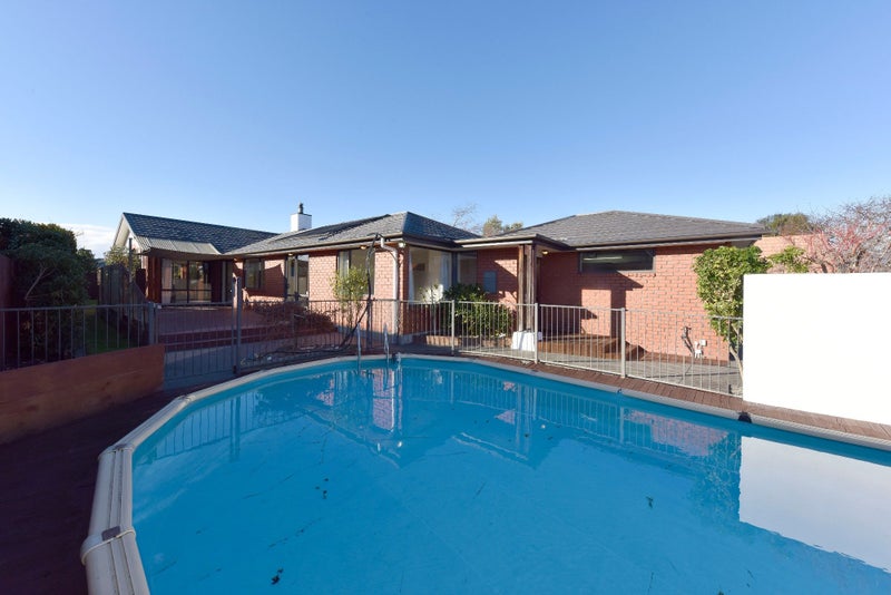 10 Courtfield Close, Parklands, Christchurch - Carousel 1
