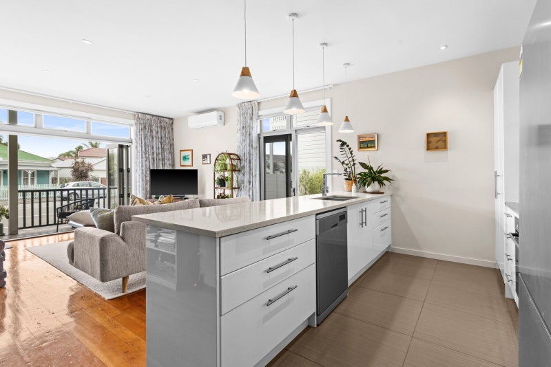 12 Battery Road, Ahuriri, Napier - Carousel 1