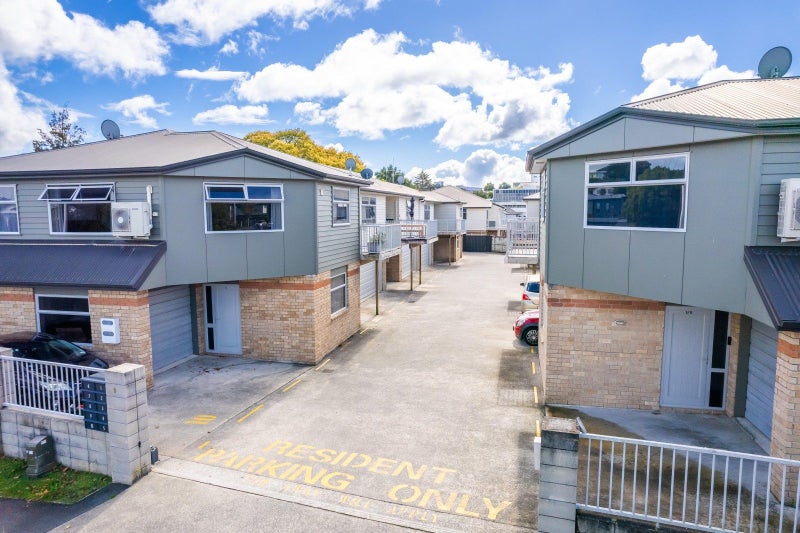 2/9 Beatty Street, Melville, Hamilton, Waikato - Carousel 1
