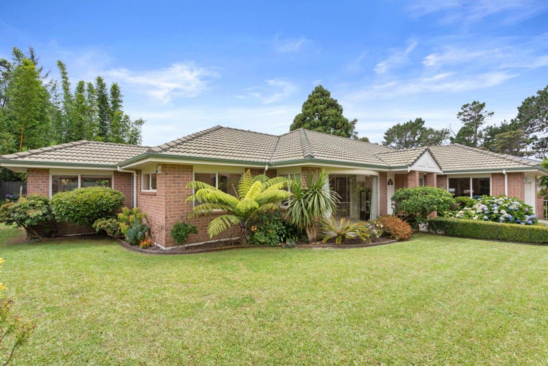 10 Greenwoods Close, Titirangi, Auckland - Carousel 2