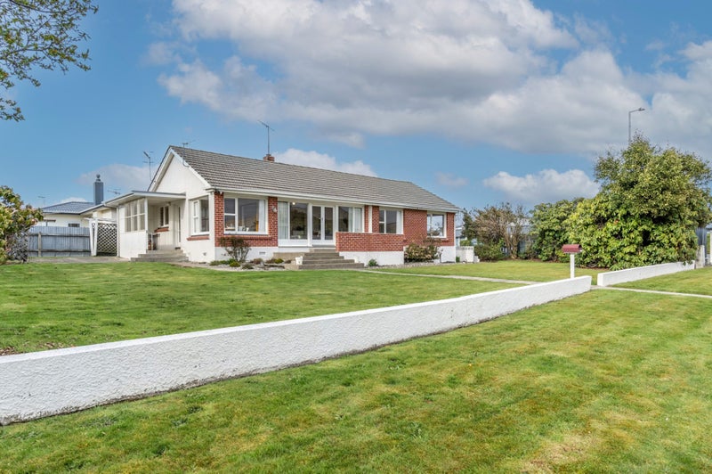 1 Duncraig Street, Hawthorndale, Invercargill - Carousel 1