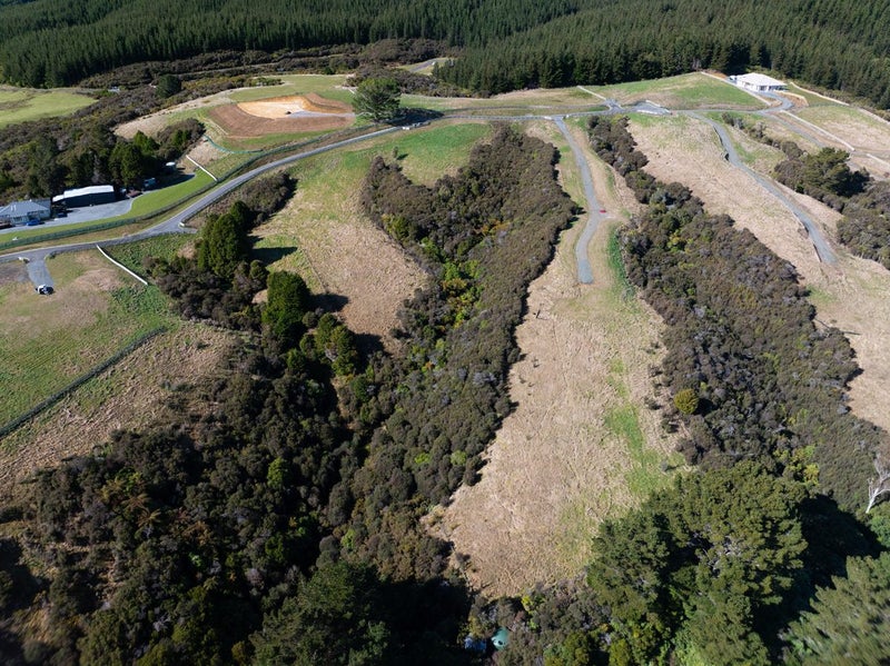 10 Raikes Road, Kaitoke, Upper Hutt, Wellington - Carousel 2