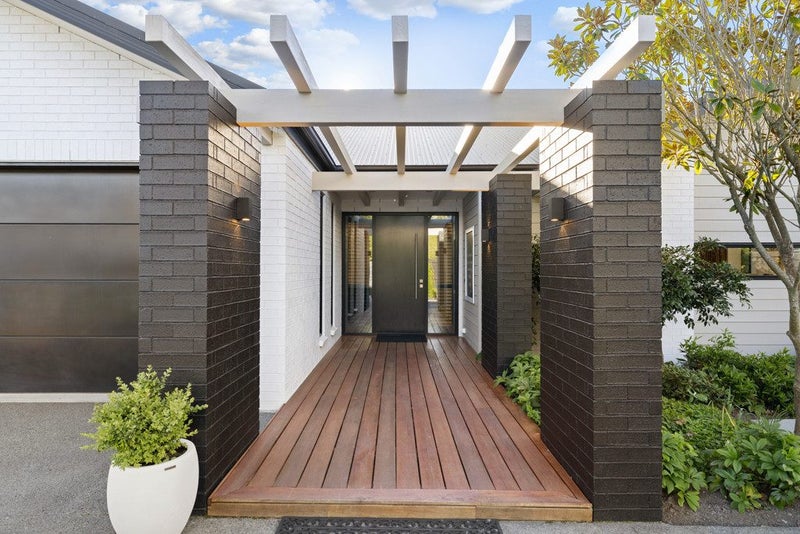 5 Dalweny Lane, Cracroft, Christchurch - Carousel 1