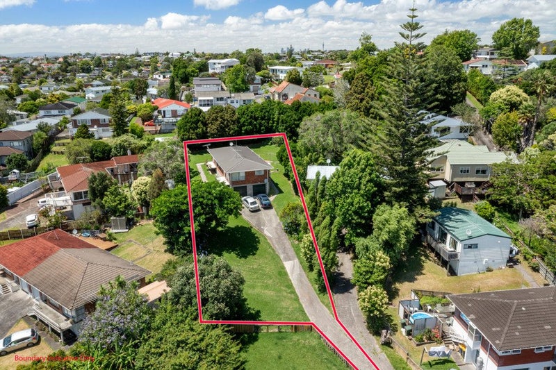1/13 Downing Street, Glenfield, Auckland - Carousel 1