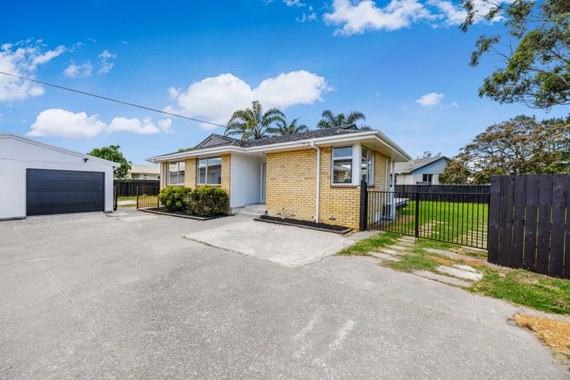 23 Eccles Place, Otara, Auckland - Carousel 2