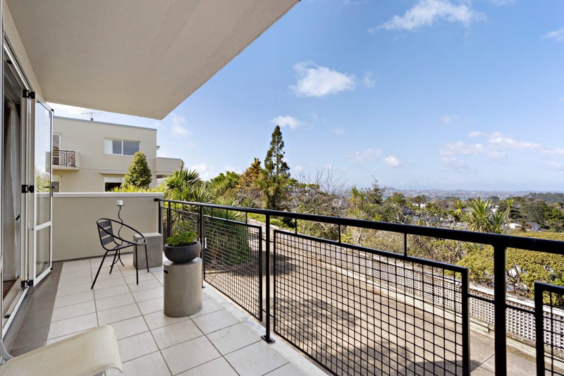 6/166 Mokoia Road, Chatswood, Auckland - Carousel 1