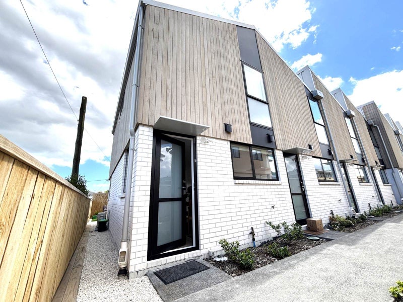 10/43 Ruawai Road, Mount Wellington, Auckland - Carousel 17