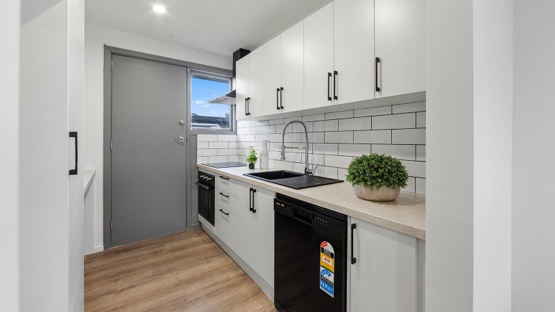 2/560 Hereford Street, Linwood, Christchurch City, Canterbury - Carousel 2