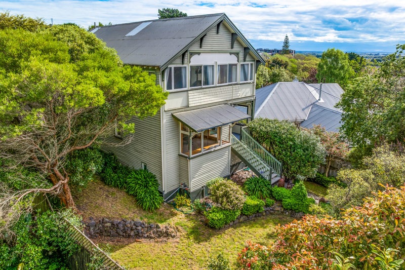 3 Cracroft Terrace, Cashmere, Christchurch - Carousel 1