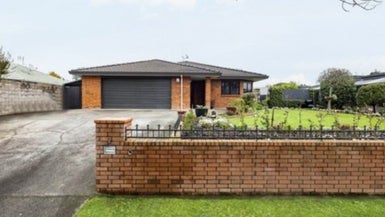 2 Pascal Place, Flagstaff, Hamilton - Carousel 1