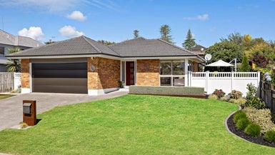 2/6 Carriage Close, Northpark, Auckland - Carousel 1