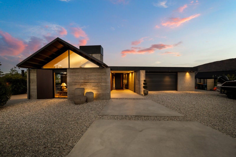 24 Mountain View Drive, WANAKA - Carousel 1