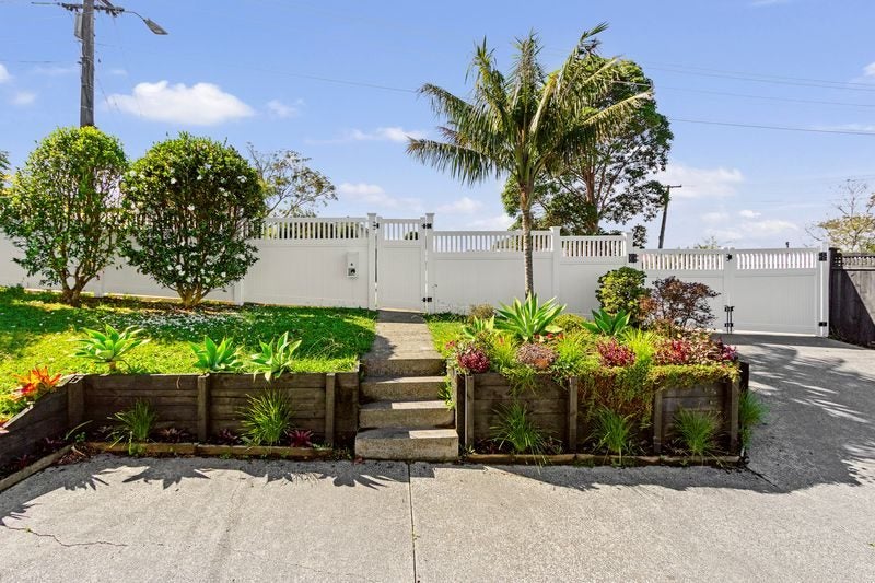 25 Apirana Avenue, Glen Innes, Auckland - Carousel 2