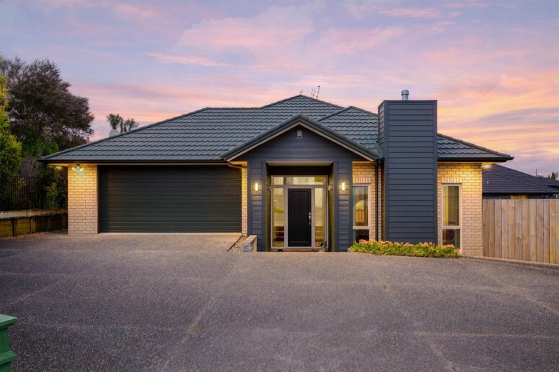 6 Cleeve Close, Huntington, Hamilton - Carousel 1