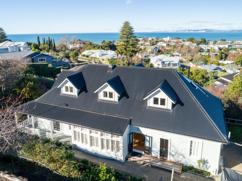 10 Cobden Road, Bluff Hill, Napier, Hawke's Bay - Carousel 2