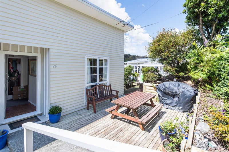 16 Dominion Park Street, Johnsonville, Wellington - Carousel 2