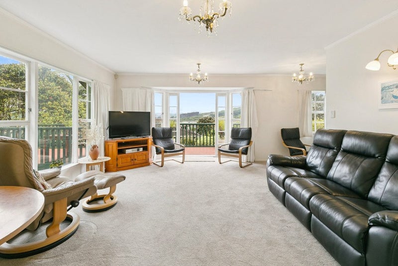 23 Turriff Crescent, Tawa, Wellington - Carousel 2