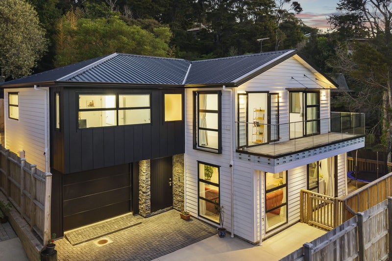 76A Mountbatten Avenue, Hillcrest, Auckland - Carousel 1