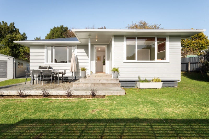 12 Russell Street, Waihi - Carousel 1