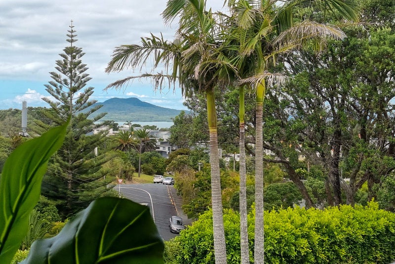 3/3 Peter Terrace, Castor Bay, Auckland - Carousel 32